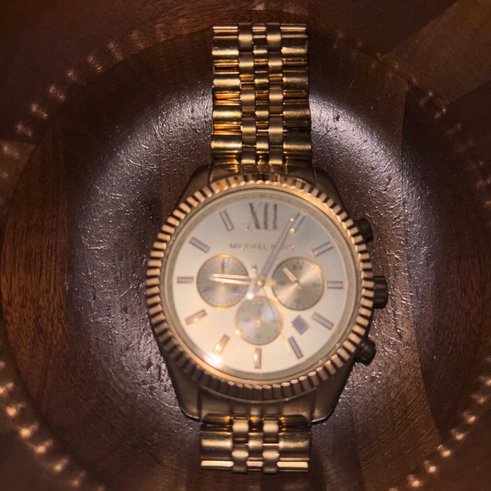 Share Michael Kors MK8281 Stainless Steel Wrist Watch for Men FREE SHIPPING!!